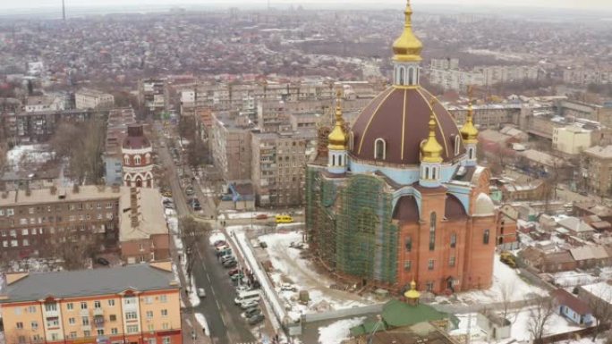 鸟瞰图。乌克兰马里乌波尔最大的寺庙