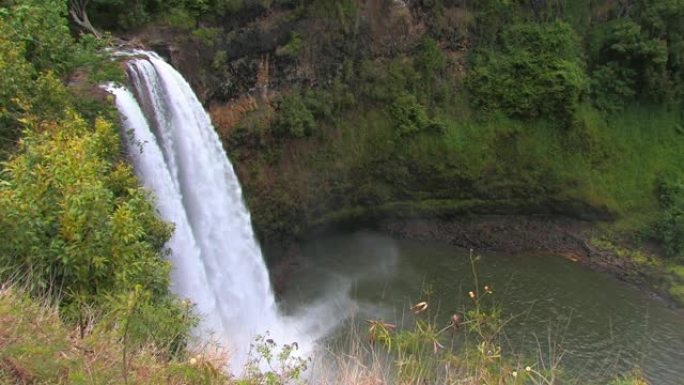考艾岛瓦卢阿瀑布