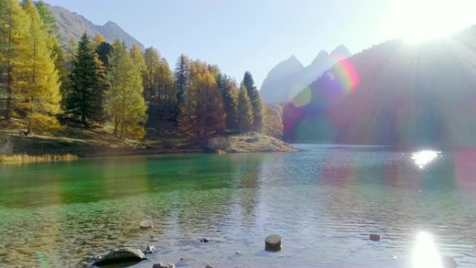 Lai di Palpuogna-秋季瑞士阿尔卑斯山低矮的山湖