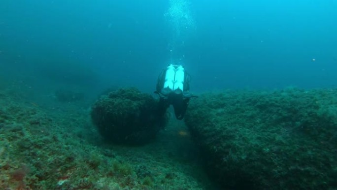 潜水员潜水深度潜水员潜水深度海底