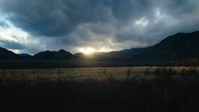 日本秋天的小田广原场