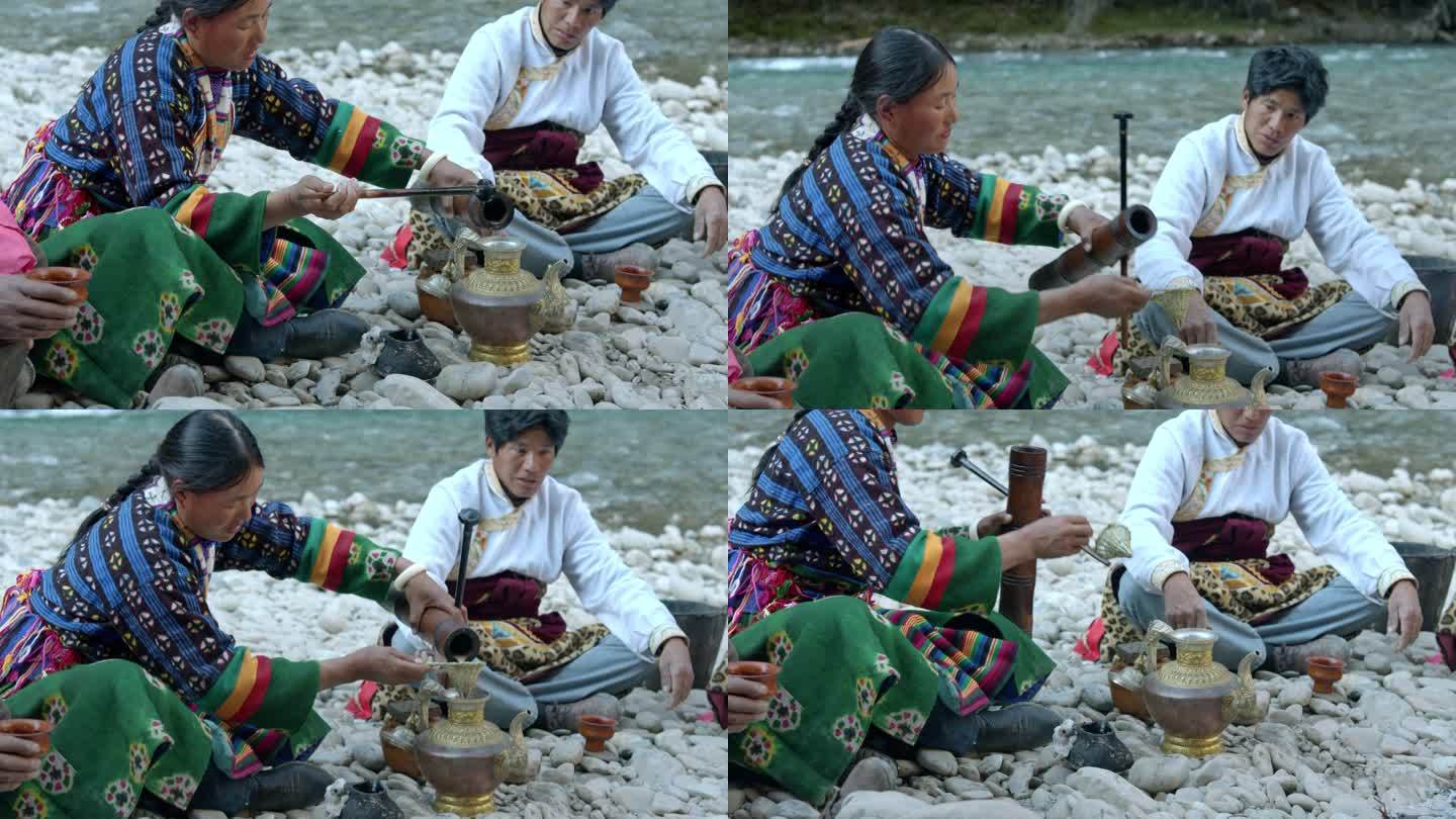 藏族妇女打酥油茶