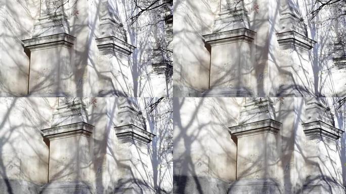 利沃夫神庙美丽的白色柱子