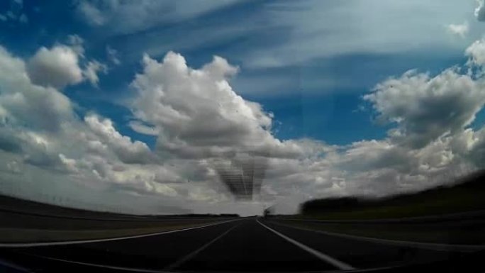 仪表板凸轮高速公路好天气驾驶视点快速运动，波兰欧洲