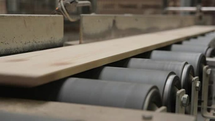 木工工厂的生产线