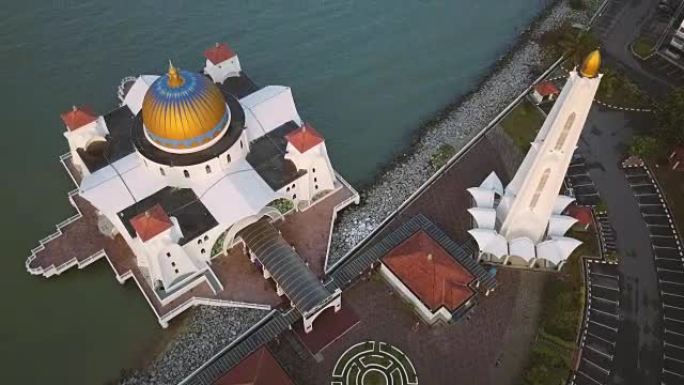 空中镜头-清真寺的日出，马六甲海峡清真寺