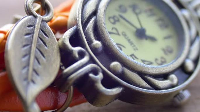 美丽精致的复古女式手表微距。