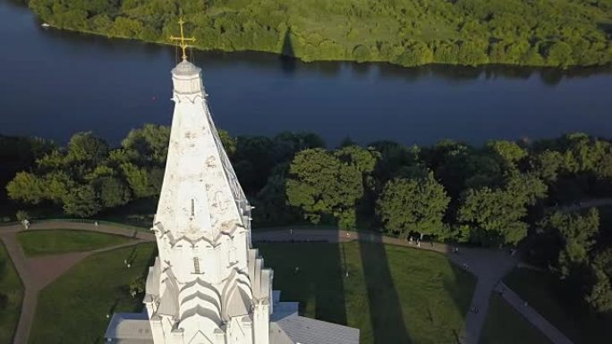 科洛门斯科耶公园莫斯科河上升教堂的鸟瞰图