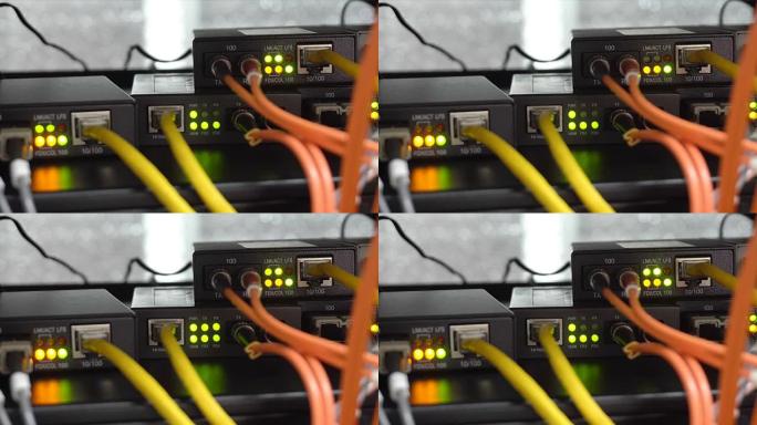 来自带有光纤媒体转换器的已加载和工作网络交换机的详细信息 (聚焦光状态)。