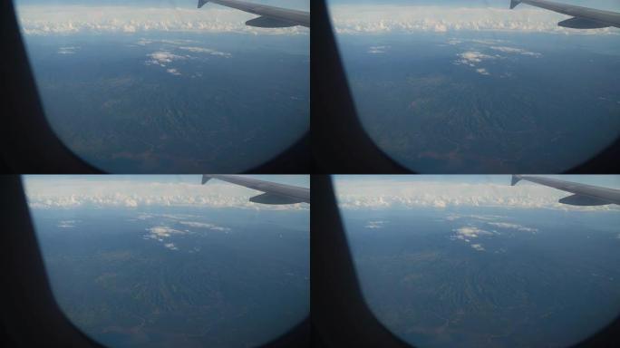 从山上的飞机窗户看