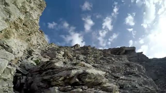 爬山者pov从顶部的头盔相机到希腊危险的奥林巴斯峰会Mytikas
