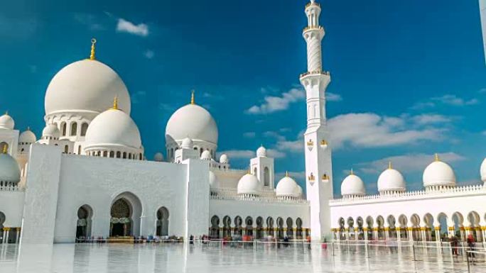 谢赫扎耶德大清真寺位于阿拉伯联合酋长国首都阿布扎比