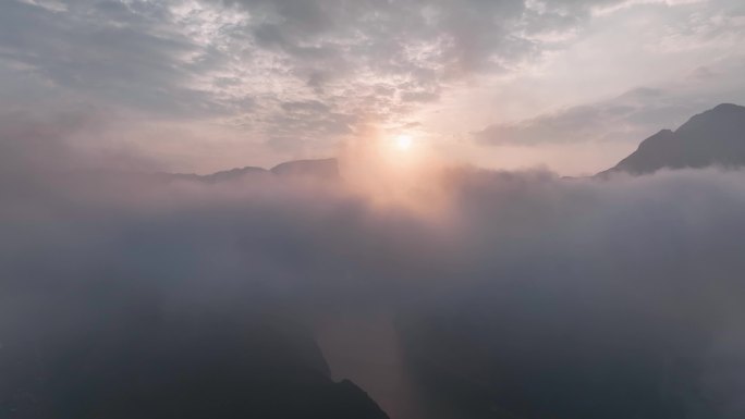 航拍日出云海唯美朝霞火烧云日出太阳初升