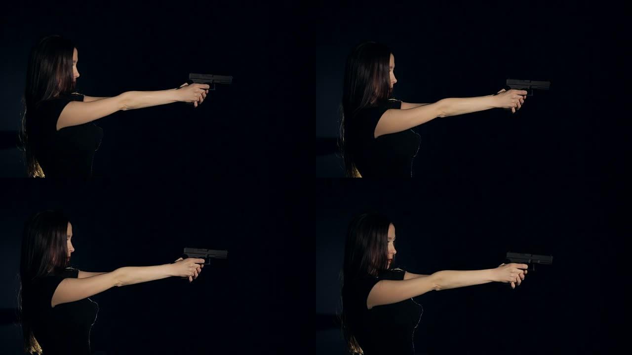 迷人的女人枪支练习激光枪