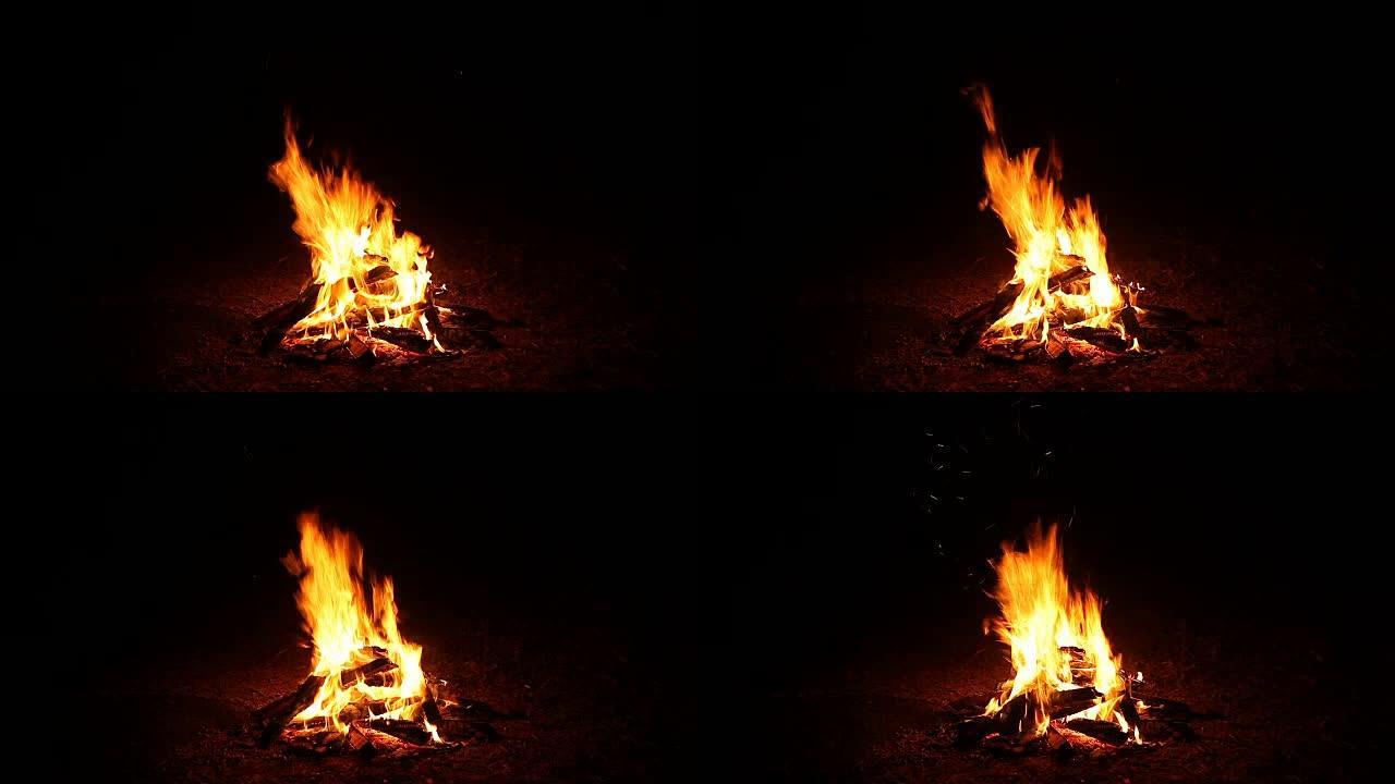 明亮的篝火，黑夜的火花燃烧着煤炭