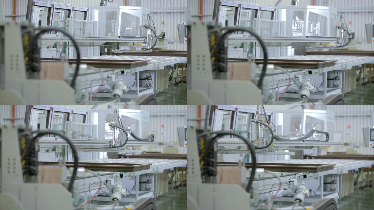塑料窗户工厂-机器移动的窗户