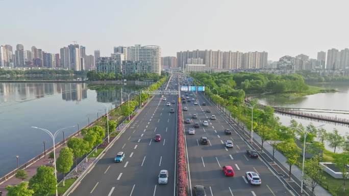 【40元】武汉道路中央绿化带航拍