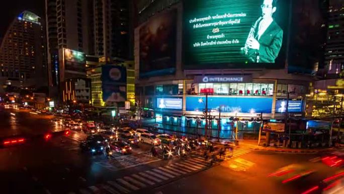 夜间曼谷经济区的延时交通，Asoke交界处。