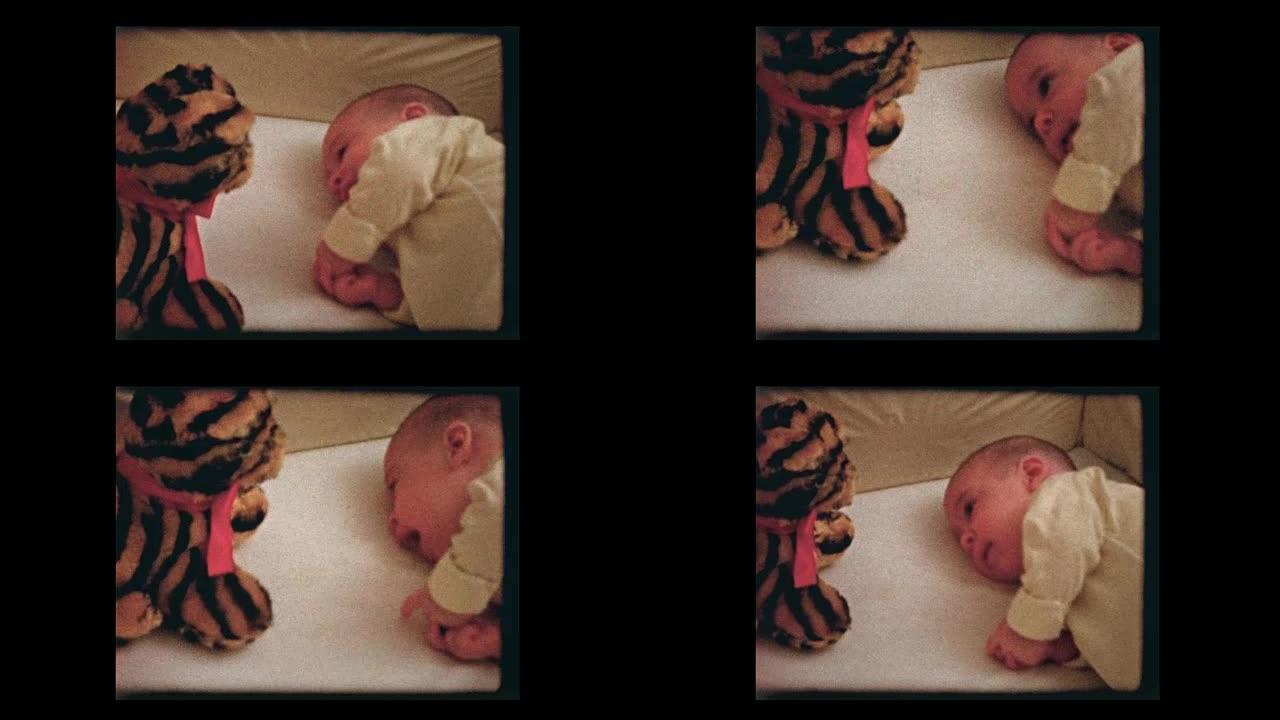婴儿床里有填充动物的2个月大婴儿男孩