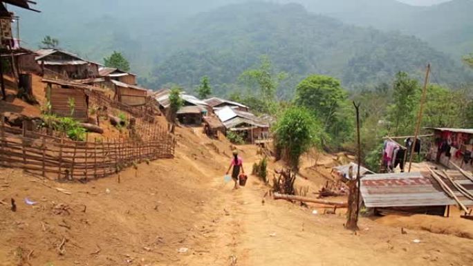 老挝蓬萨利阿卡部落村土著部落文化
