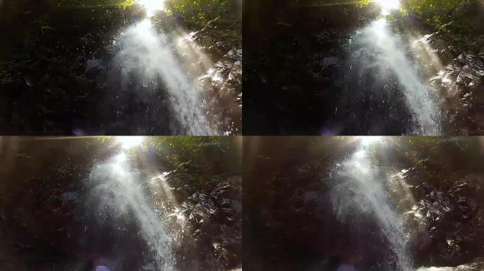 浮罗交怡岛上的瀑布