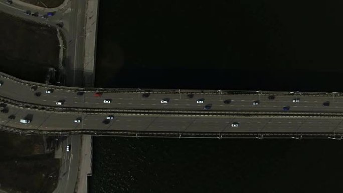 沃罗涅日的全高清空中拍摄，可以看到沃罗涅日河和桥梁