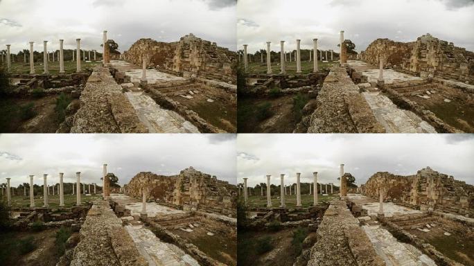 罗马集市和浴场之间的大理石瓷砖铺成的道路古镇萨拉米斯东塞浦路斯法马古斯塔