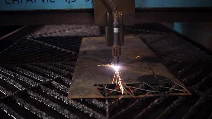 工业激光切割金属板