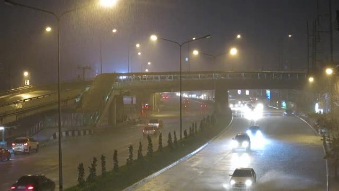 汽车和大雨