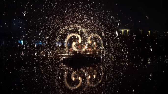 新年传统非遗民俗铁水打铁花打火花