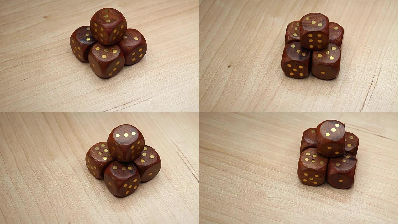 木骰子立方体在旋转的桌子上