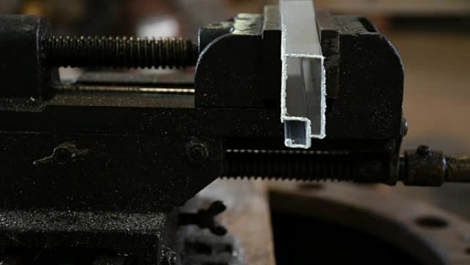 台钳工具和不锈钢锉刀