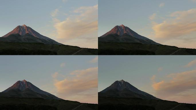 火山周围的云层运动Vilyuchinsky库存视频