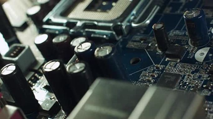 电脑主板上的CPU插座
