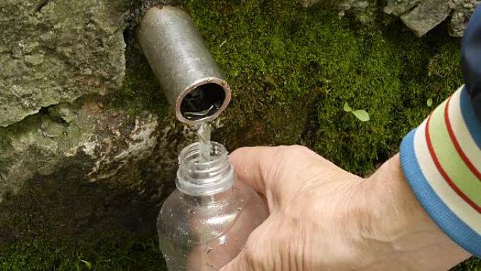 输入塑料瓶的水源。