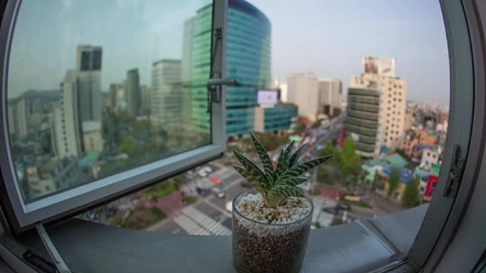 韩国繁忙的首尔市的延时，窗口视图