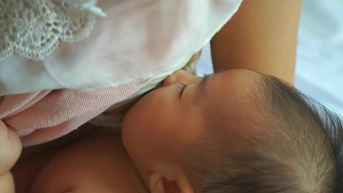 亚洲母亲母乳喂养婴儿