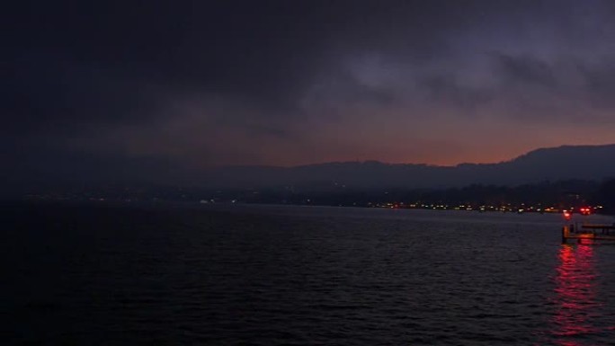 瑞士夜光天空苏黎世著名湖轮渡湾全景4k