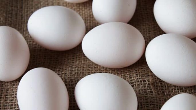 新鲜白色大生鸡蛋