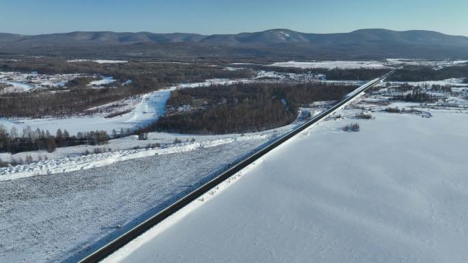 原创 内蒙古呼伦贝尔雪原公路自然风光航拍