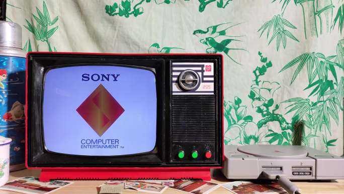 实拍索尼PS1开机过程