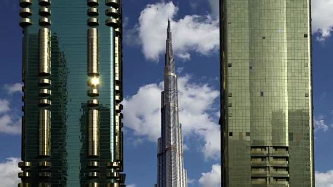 阿拉伯联合酋长国迪拜谢赫扎耶德路现代摩天大楼。迪拜是世界上发展最快的城市