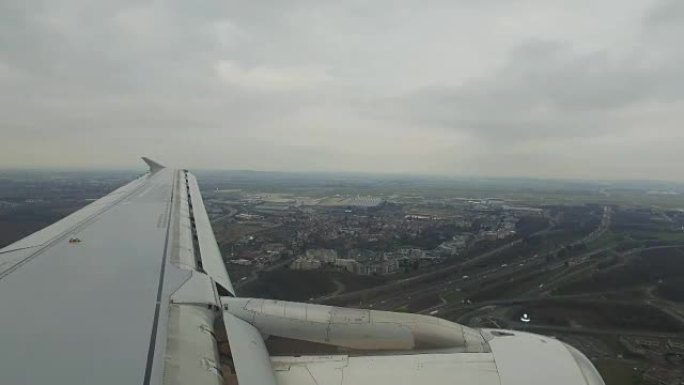 飞机在城市上空飞行