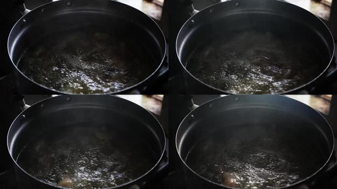 锅中煮泰式汤的超慢动作