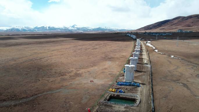 川藏铁路理塘巴塘段施工进度航拍