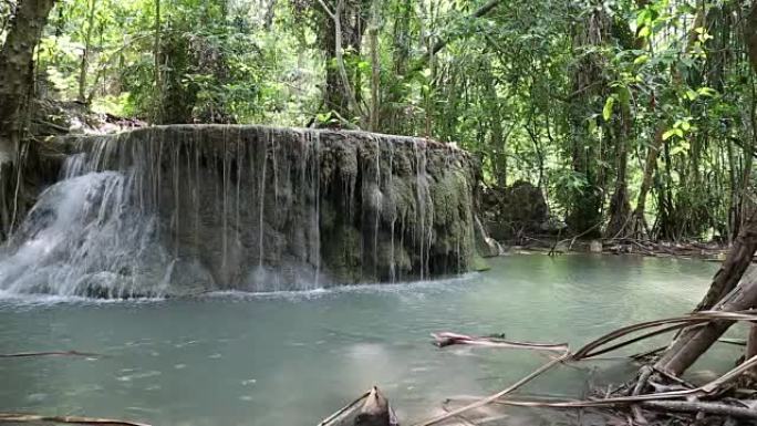 泰国西部爱侣湾国家公园的七级瀑布