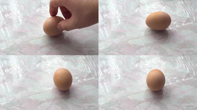 旋转煮鸡蛋。慢动作