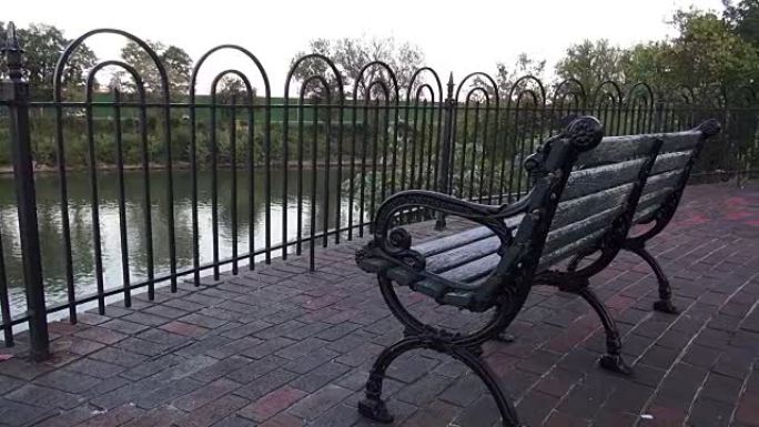 纽波特里弗赛德-美国俄亥俄州辛辛那提的长凳