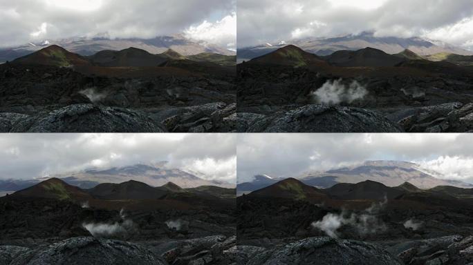火山喷发造成的冻结熔岩流平坦的Tolbachik 2012年