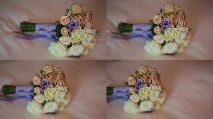 紫色丝带婚礼花束特写
